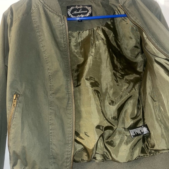 Army Green cropped jacket - Picture 4 of 5